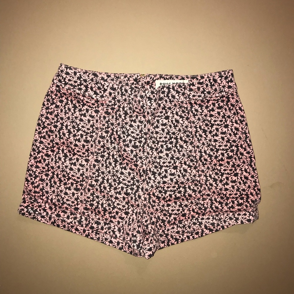 Bullhead Denim Pink & Black Hot Pants 9